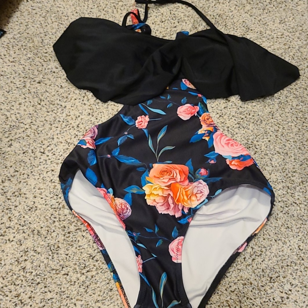 One peice bathing suit